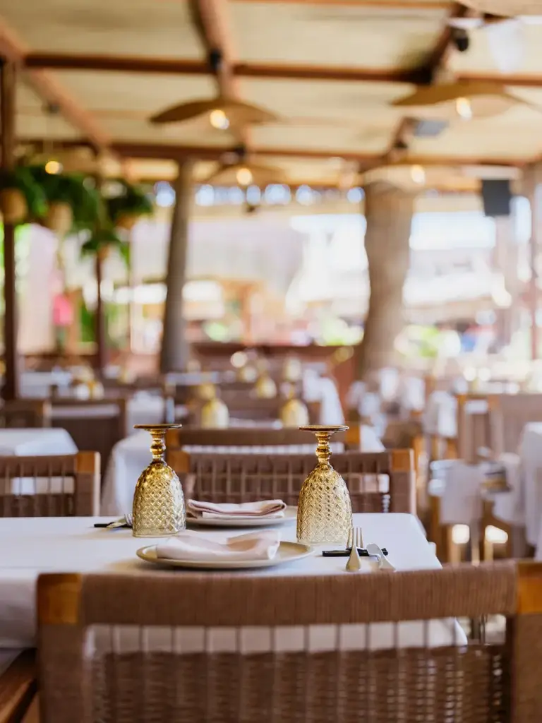 Comedor con mantel para eventos en El Senador Beach House, Maspalomas
